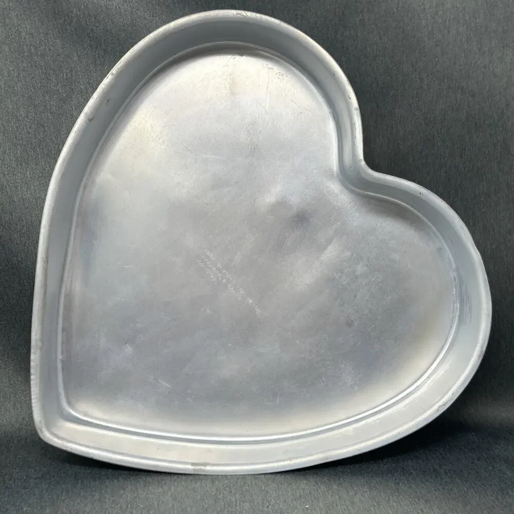 Vintage 1971 Wilton Heart Cake Pan 502-1298 Aluminum Mold Made in Korea READ